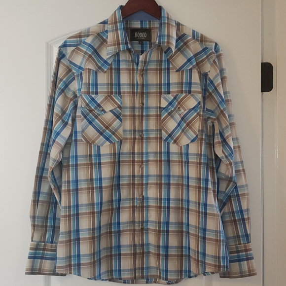 rodeo clothing Other - Long sleeve pearl snap button-down shirt